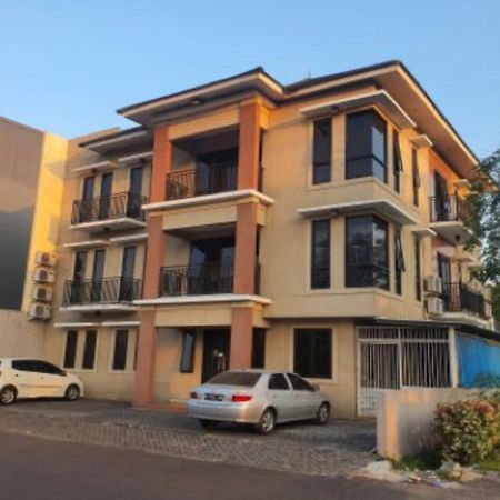 Oyo 93109 Garden Homestay 1 Tpr Surabaja Zewnętrze zdjęcie