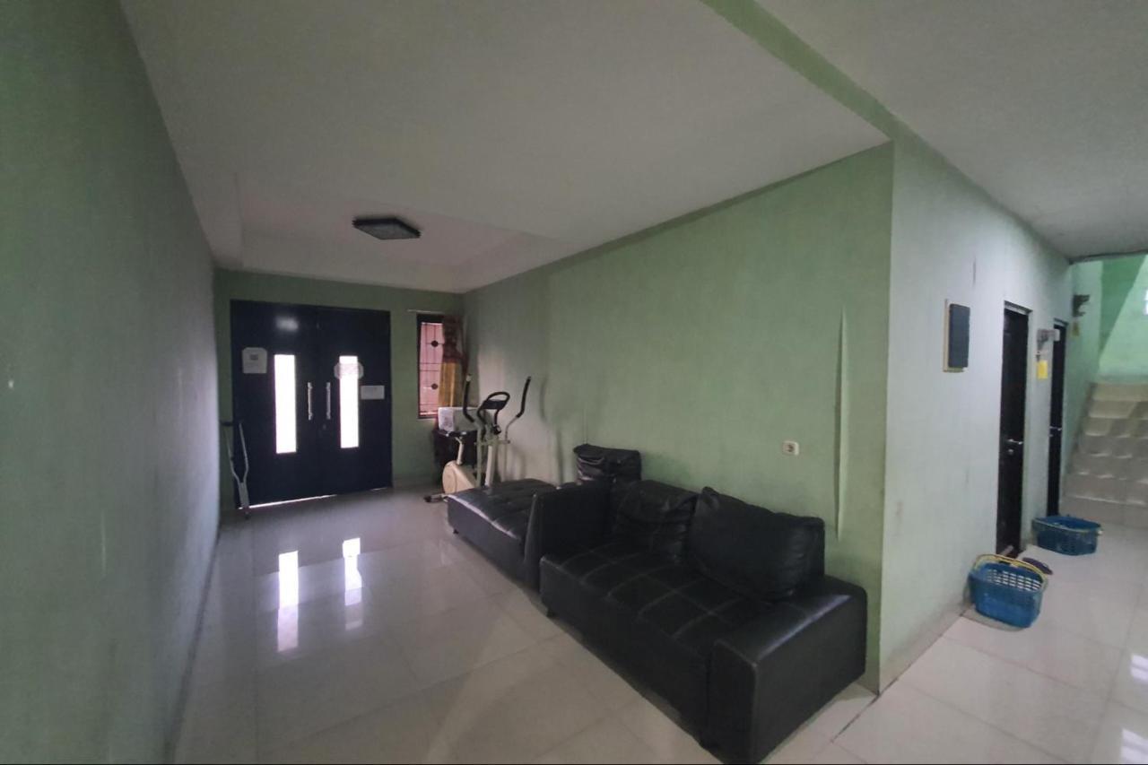 Oyo 93109 Garden Homestay 1 Tpr Surabaja Zewnętrze zdjęcie